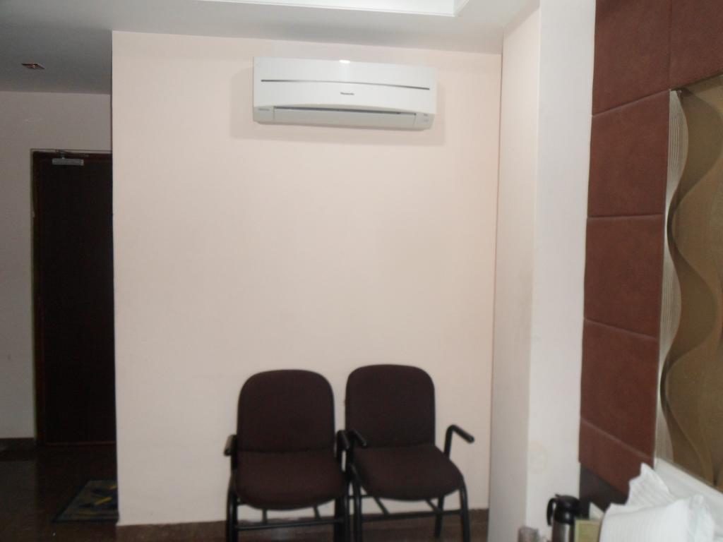 Hotel Silver Plaza Ahmedabad Ruang foto
