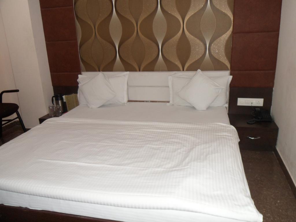 Hotel Silver Plaza Ahmedabad Ruang foto